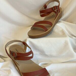 Lucky Brand Sandle - size 8.5 - Rust Red